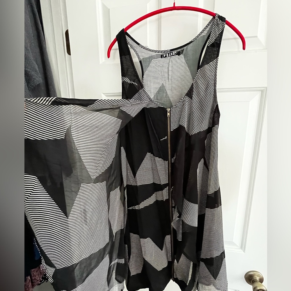 Volcom dress - Picture 2 of 4